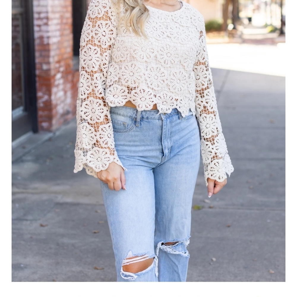 NWOT. So Me Crocheted Crop Top M/L